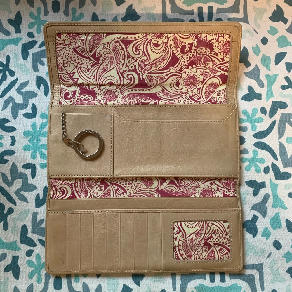 Hobo tan leather wallet